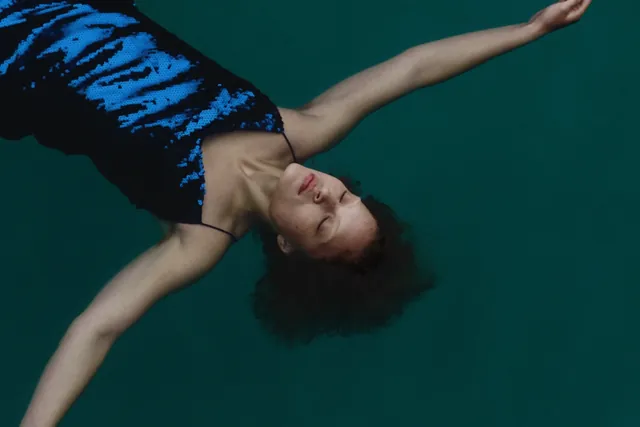 Still from DM – Ganz Ich